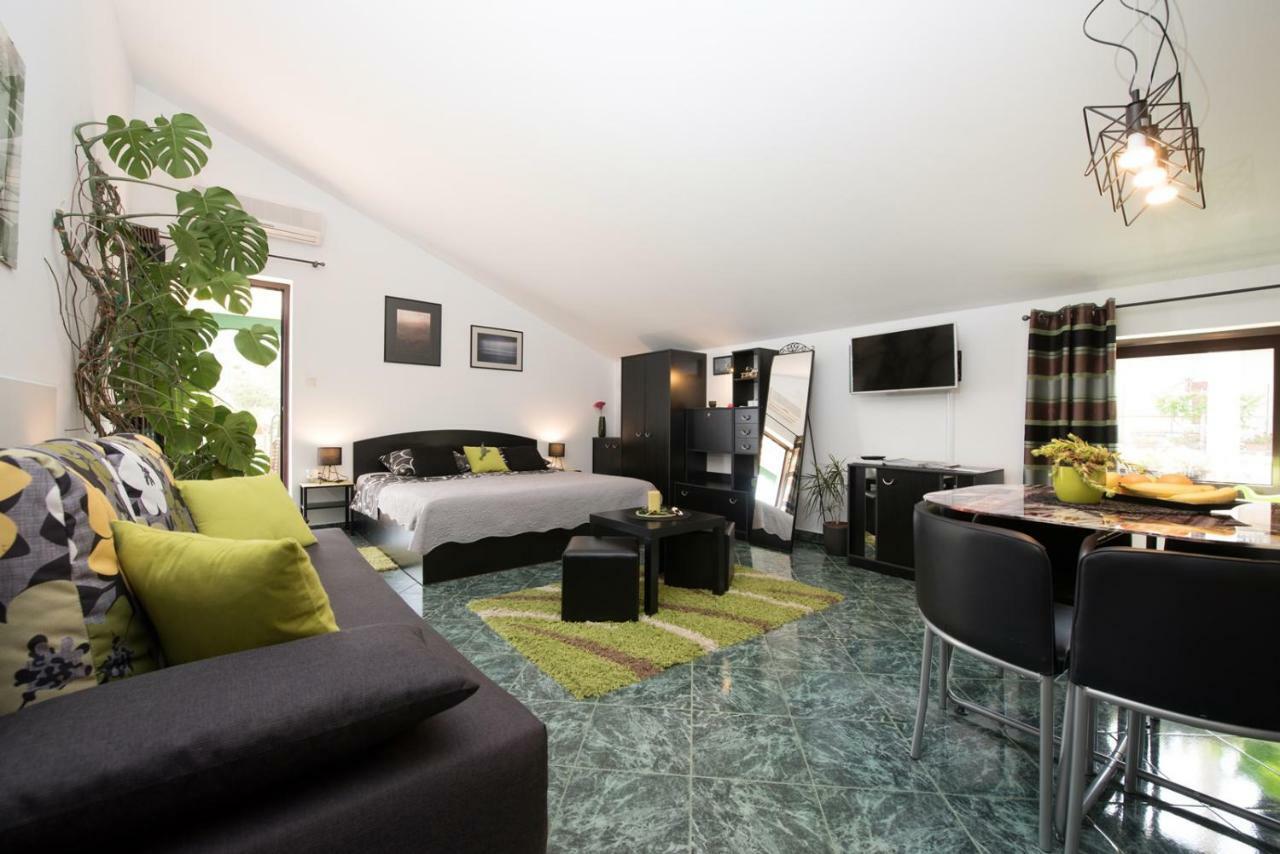 Apartments Villa Zara Lovran Eksteriør bilde